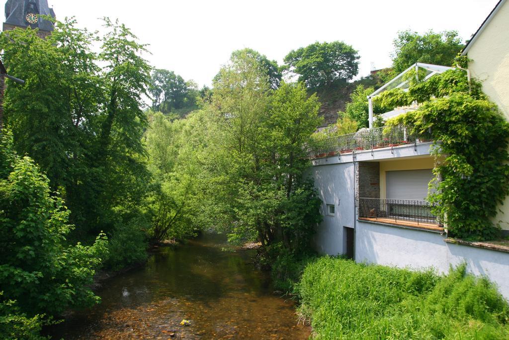 Weingut & Gaestehaus Stephan Kohl Neumagen-Dhron Exterior foto